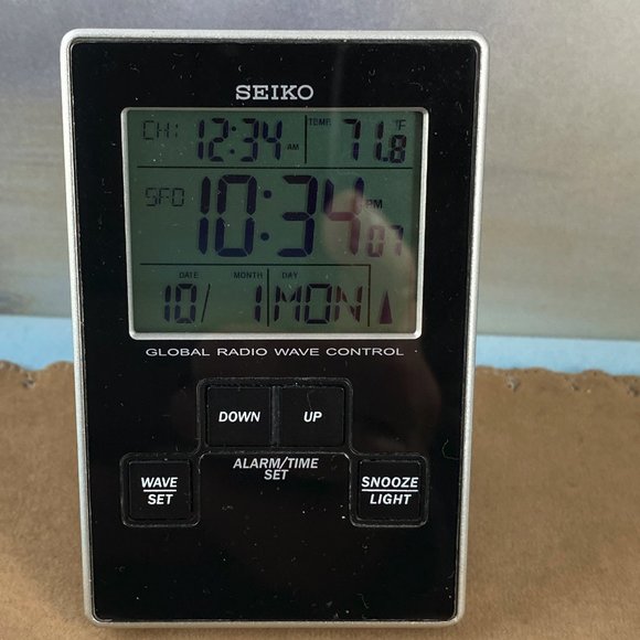 Seiko Portable Audio & Video Seiko Global Radio Wave Desk Clock And