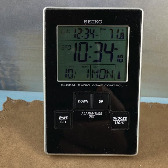 Seiko Portable Audio & Video Seiko Global Radio Wave Desk Clock And
