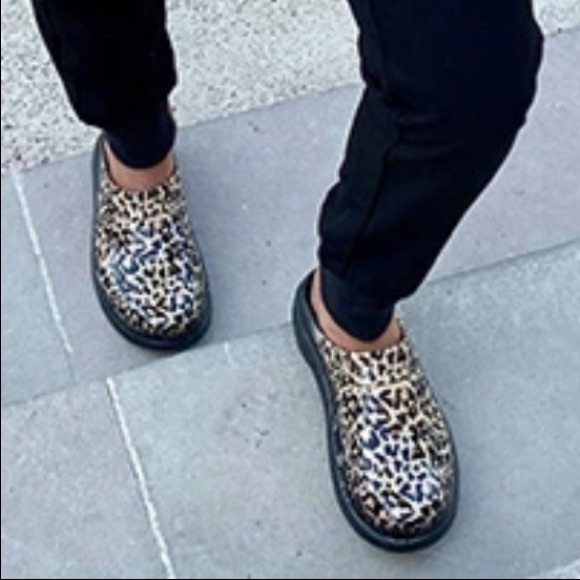 OOFOS Shoes Oofos Oocloog Limited Edition Leopard Clog Size Poshmark