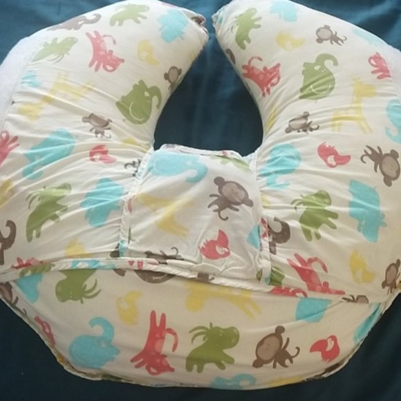 Leachco Cuddle U Nursing Pillow Leachco Other Leachco Cuddle U Nursing Pillow Baby 2 Months Poshmark