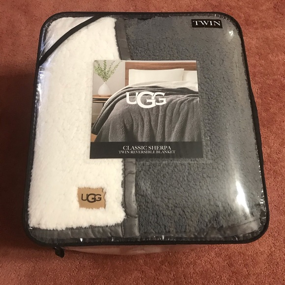 UGG Bedding Ugg Classic Sherpa Twin Reversible Blanket Poshmark