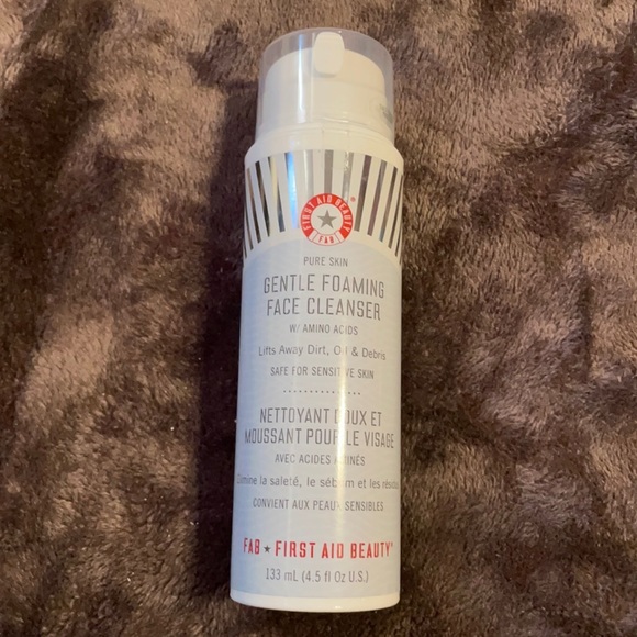First Aid Beauty Skincare First Aid Beauty Gentle Foaming Face