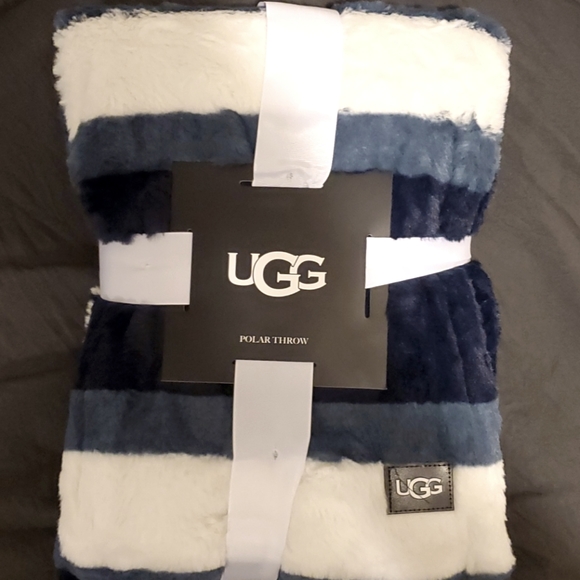 UGG Bedding Nwt Ugg Polar Throw Poshmark