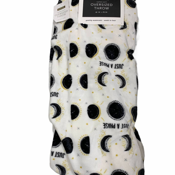 Envogue Bedding Moon Just A Phase Lunar Throw Blanket Halloween