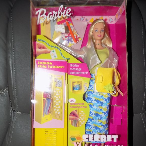 Mattel Toys Barbie Secret Messages Barbie School Locker Wlock