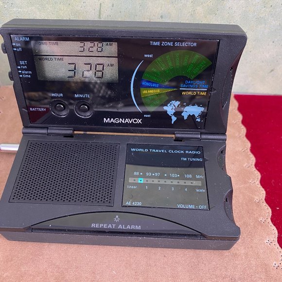 Magnavox Portable Audio & Video Vintage Portable Magnavox World