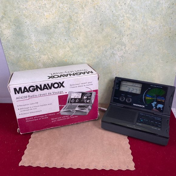 Magnavox Portable Audio & Video Vintage Portable Magnavox World