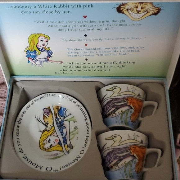 paul cardew Dining Nib 65 Ounce Cup And Saucer Alice In Wonderland