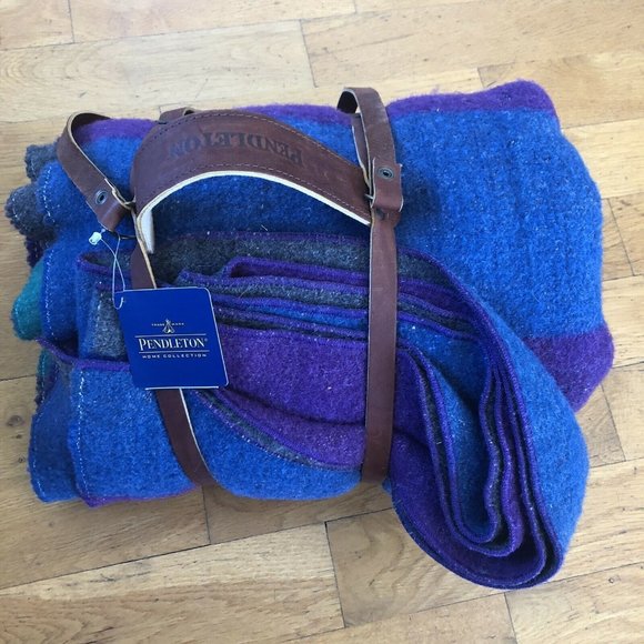 Carrier Accents Pendleton Large Leather Carrier With Blue Purple