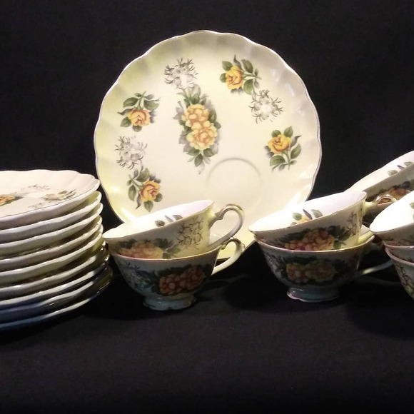 Lefton Dining Vintage Lefton Snack Sets 20 Pc Yellow Rose Poshmark