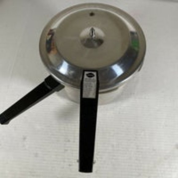Mirro Kitchen Vintage Mirro 4 Qt Pressure Cooker With Original 5 Lb