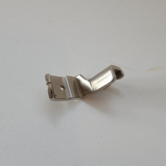 Singer Other Vintage Singer Hemming Foot Attachment 21441