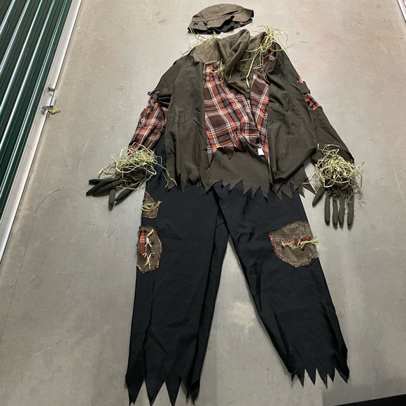 √ How old does spirit halloween hire glenda's blog