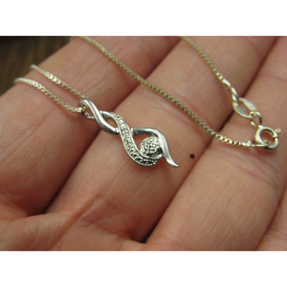 16 Sterling Silver Small Diamond Chips Simple Necklac… Gem