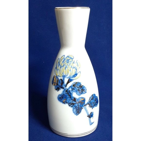 Kiku Masamune Kitchen Kiku Masamune Sake Carafe Blue And Yellow