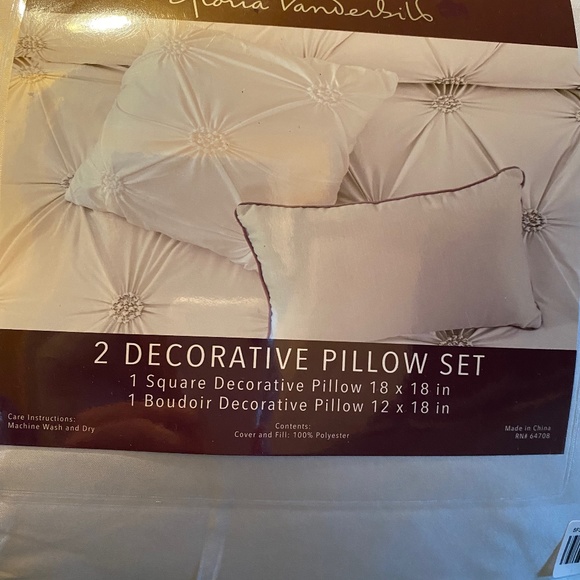 Gloria Vanderbilt Bedding Gloria Vanderbilt Decorative Pillows