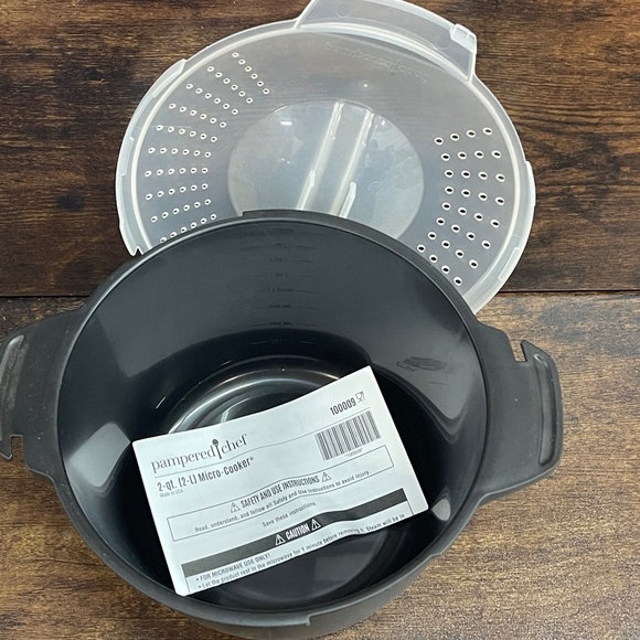 Pampered Chef Kitchen New Pampered Chef 2 Quart Microsteamer Cooker