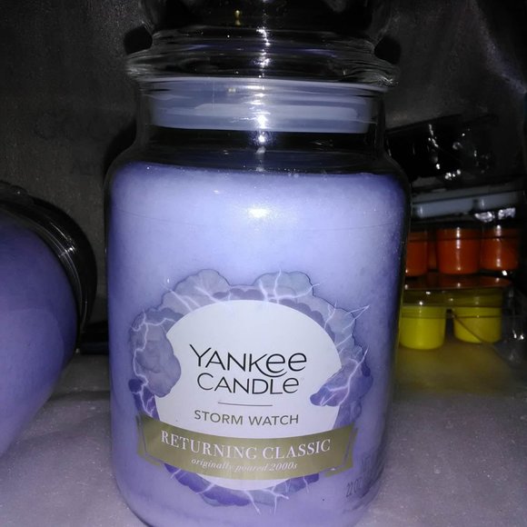 Yankee Candle Accents Yankee Candle Storm Watch Returning Classic