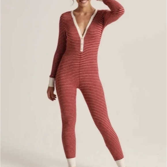 Abercrombie & Fitch Intimates & Sleepwear Abercrombie Fitch Red And