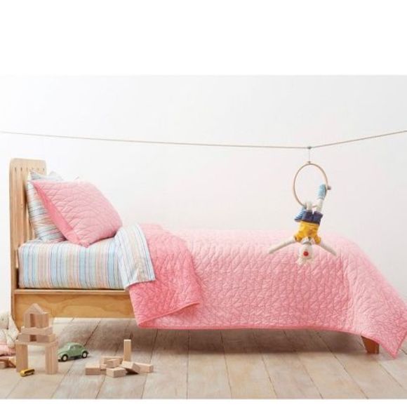 Pillowfort Bedding Pillowfort Triangle Stitch Quilt Twin Pink