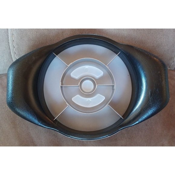 Pampered Chef Kitchen Pampered Chef Pineapple Slicercorercutter