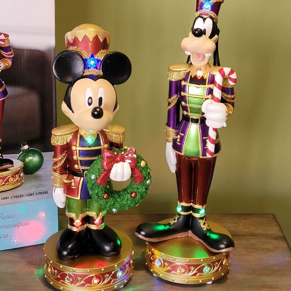 Disney Holiday Holiday Mickey Mouse And Goofy Nutcrackers Free