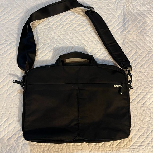 Incase Bags Incase Laptop Shoulder Bag With Strap For 3 Inch Laptop