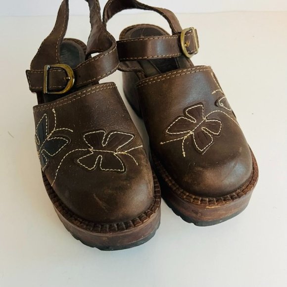 Vintage Shoes Y2k Riverstone Brown Leather Butterfly Wooden Chunky