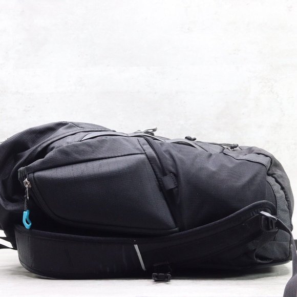 Thule Bags Thule Sweden Enroute Mosey Backpack Black Pocket Everyday Bag Company Logo Poshmark