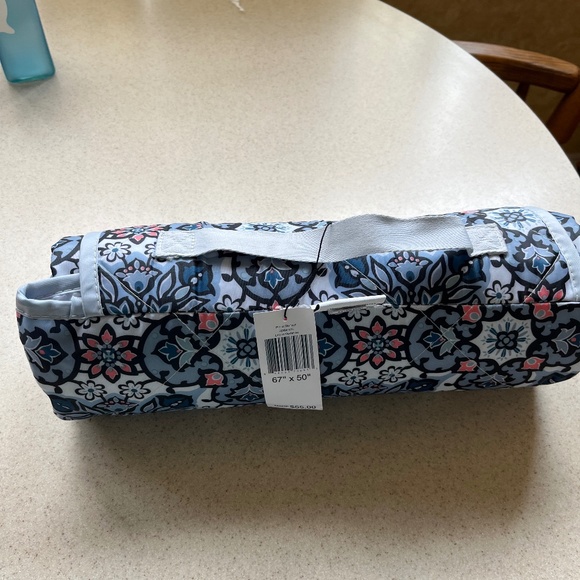 Vera Bradley Other Nwt Vera Bradley Picnic Blanket Lisbon Medallion