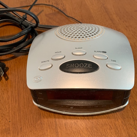 Durabrand Other Durabrand Cr52 Amfm Alarm Clock Radio Used Poshmark