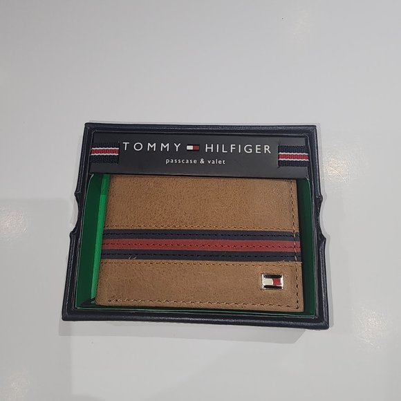 Tommy Hilfiger Bags Tommy Hilfiger Passport Valet Wallet Nwot