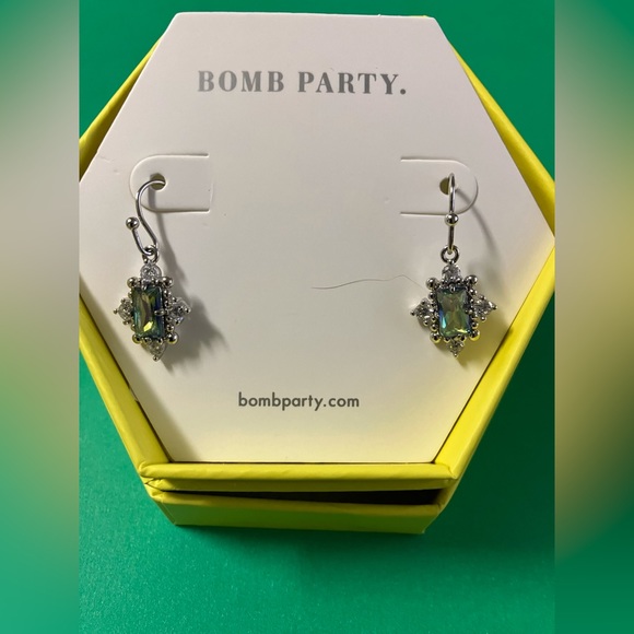 Jewelry Bomb Party Poshmark(04)