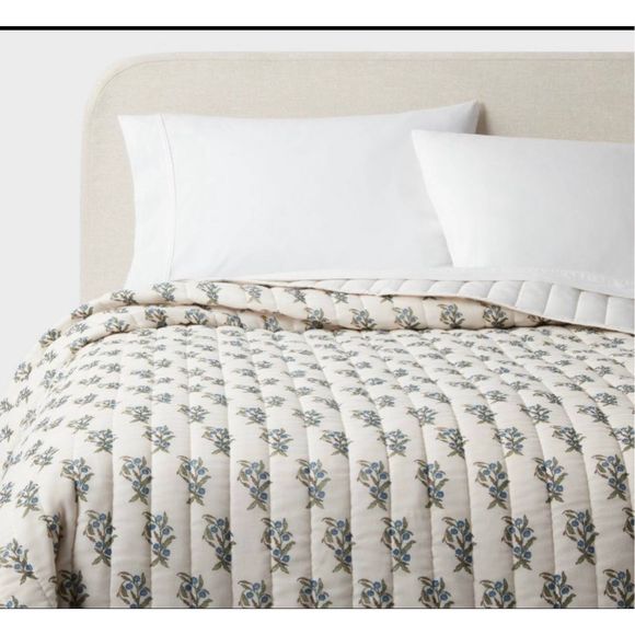 Threshold Bedding King Voile Woodblock Printed Quilt Ivory