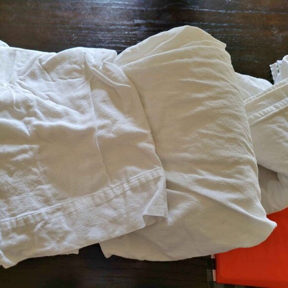 Bedding White Flannel Queen Sheet Set Only 1 Pillowcover Poshmark