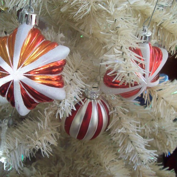 Holiday Vintage Red And White Candy Cane Colors Star Ornaments