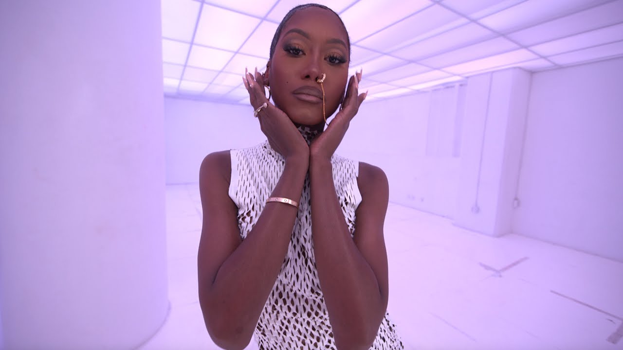 [Musique] Muni Long Hrs And Hrs Dialna