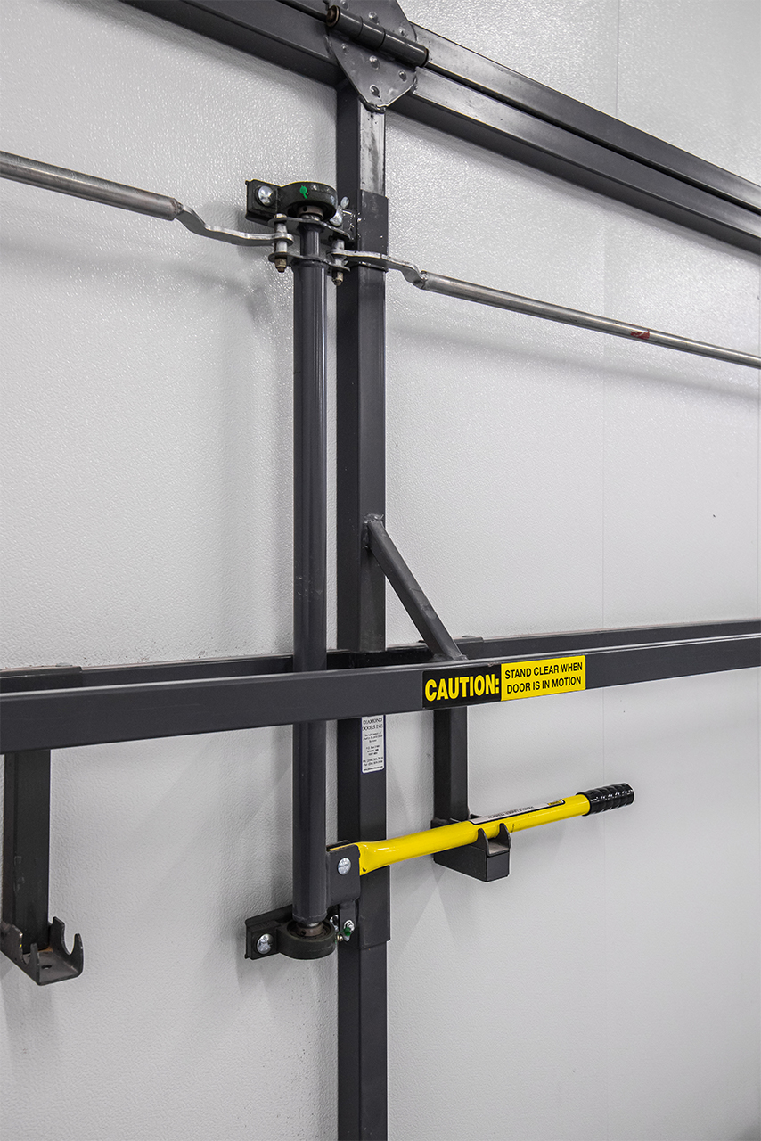 Single Lever Locking System for Bifold Doors Diamond Doors