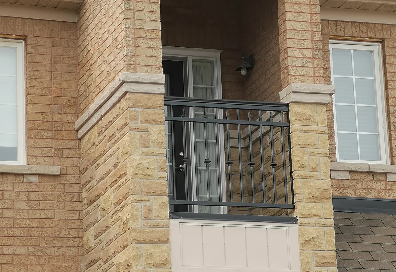 R15 Aluminum Railing Juliette Balcony in Vaughan by Diamond Railing