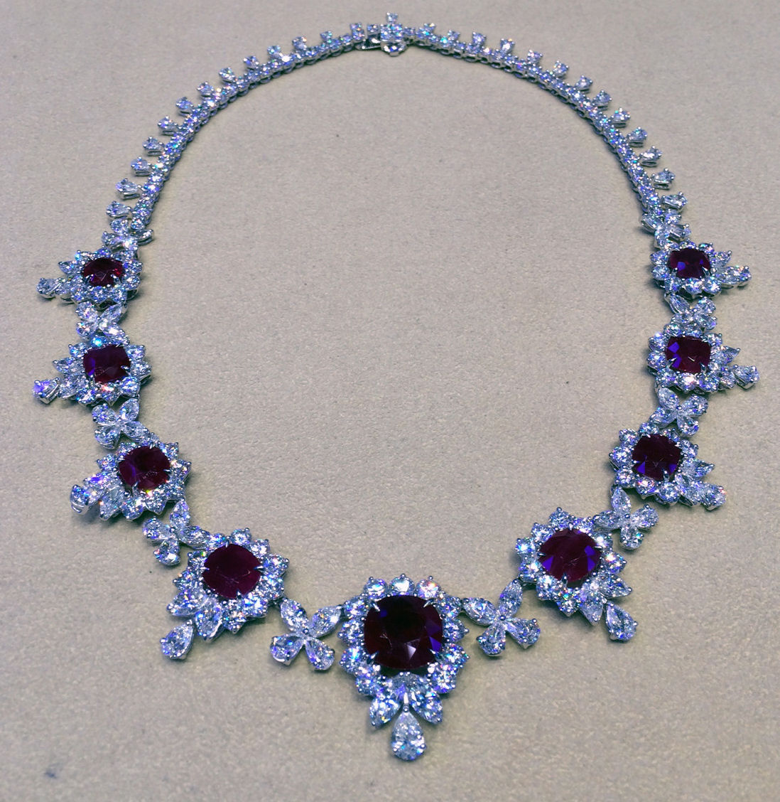 FASHIONABLE GRS CERTIFIED RUBY NECKLACE 9 CERTIFIED NATURAL 10.37CT