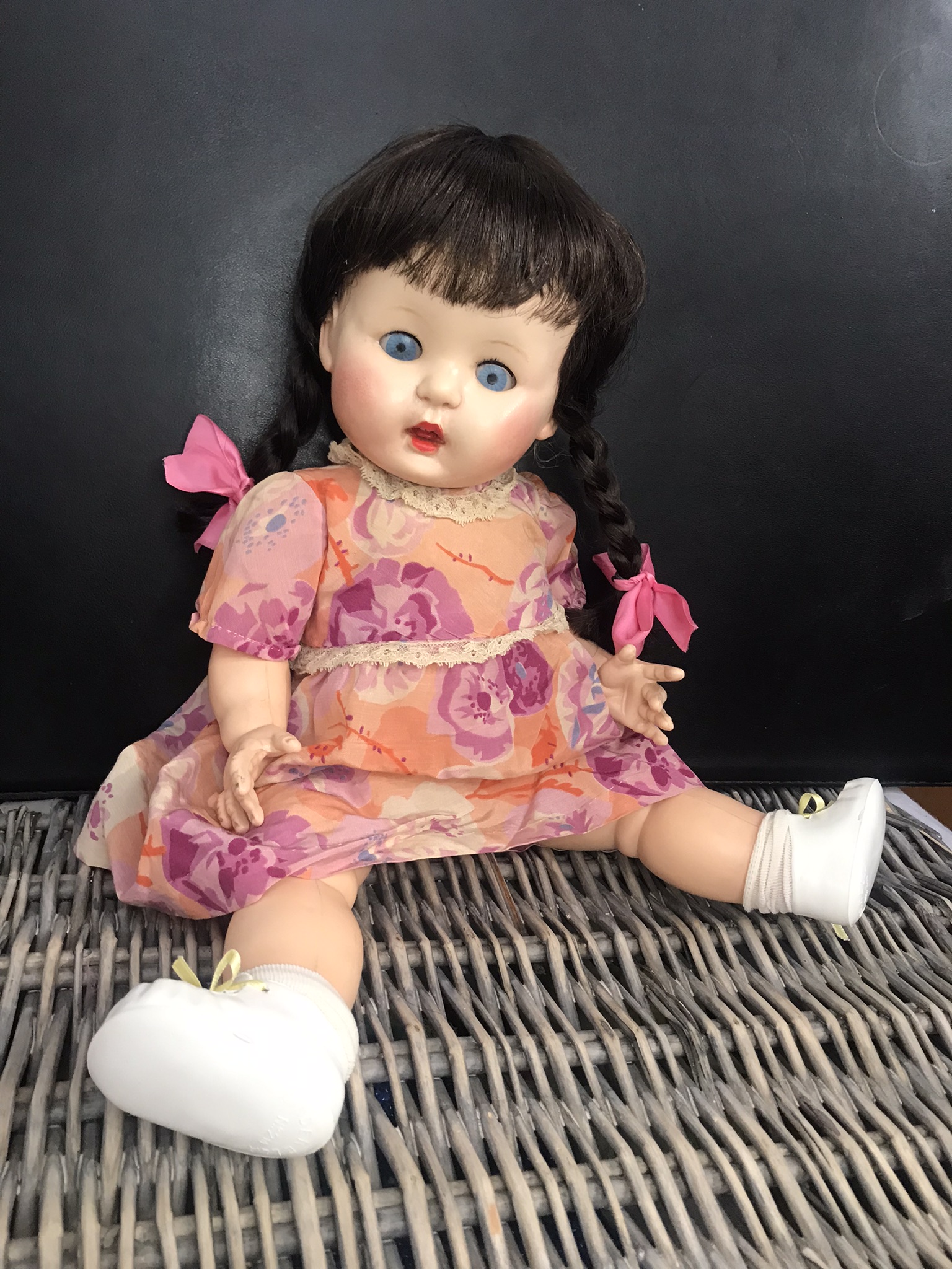 Dolls & Action Figures Doll Vintage Doll with Blinking Eyes Gold