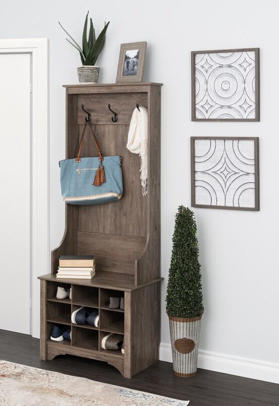 How Should I Decorate My Entryway?