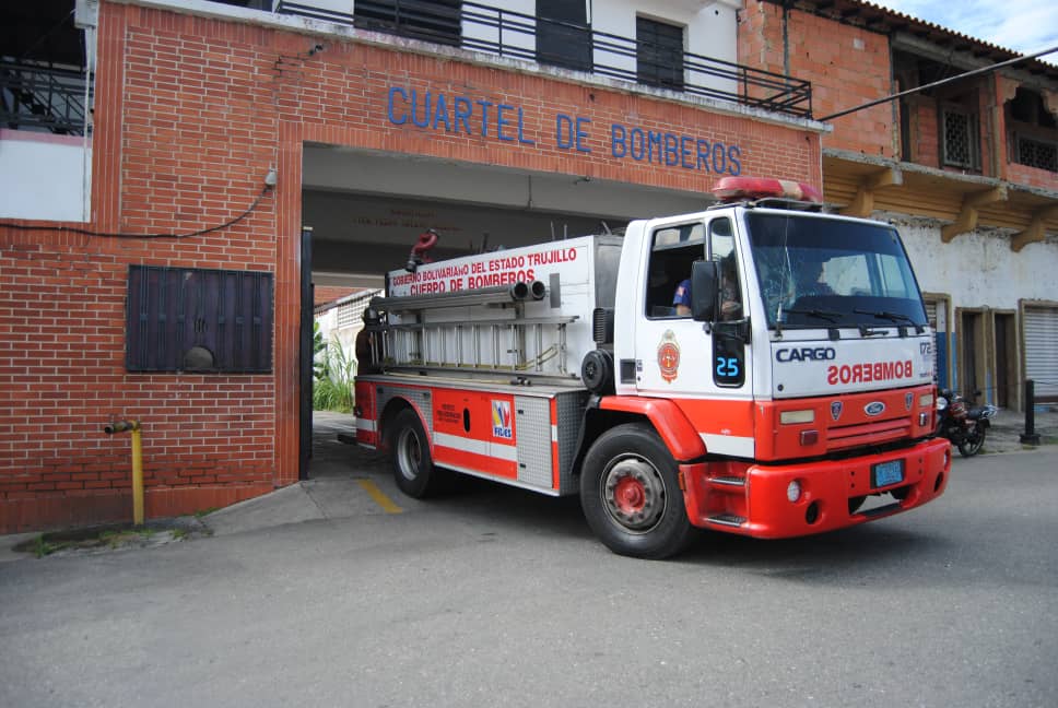 Disciplina, respeto y solidaridad Valores que celebran los bomberos en su día • Diario de Los