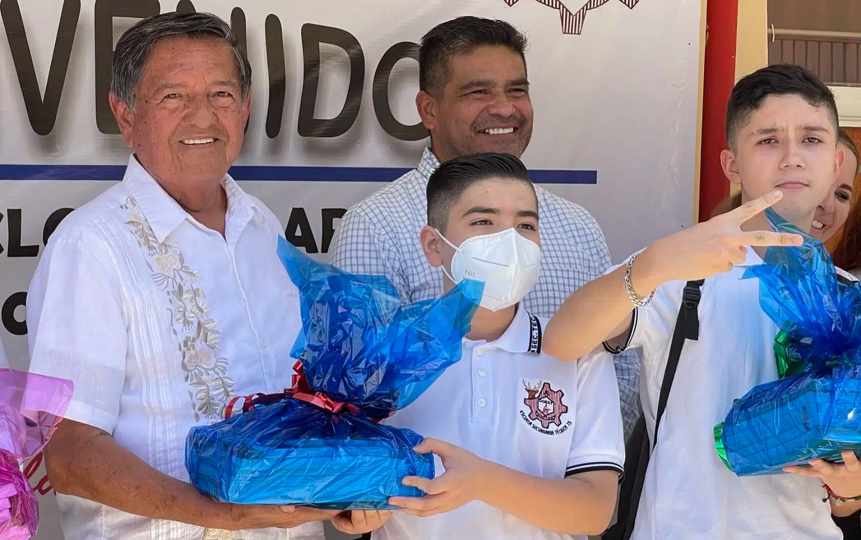 Sayulita Events 2023 Teacher Michel launches the 20222023 school year • News from Puerto