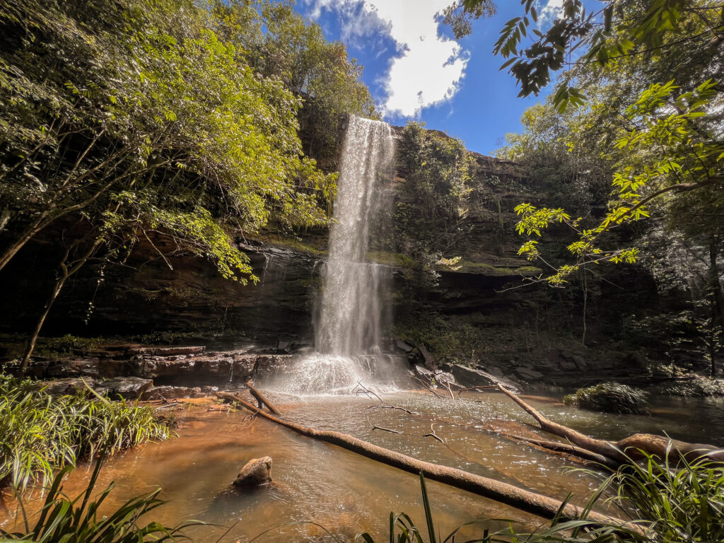 Cachoeira Vale do Paraíso Um atrativo Natural Deslumbrante no Coração