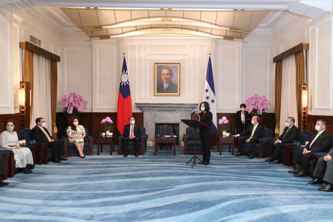 Presidenta Tsai impulsará la inversión de navieras