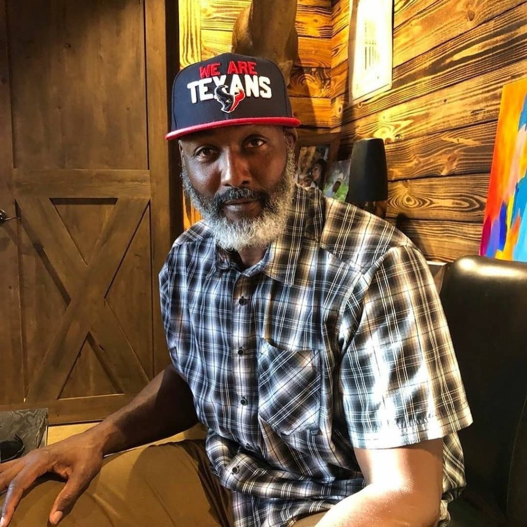 Karl Malone realizará saque de honor este miércoles en baloncesto(029)