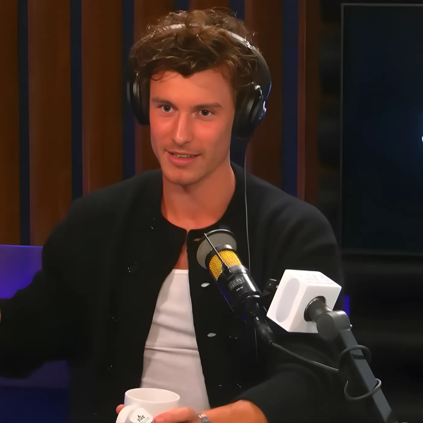 “The spotlight suffocated me…” Shawn Mendes opens up for the first time