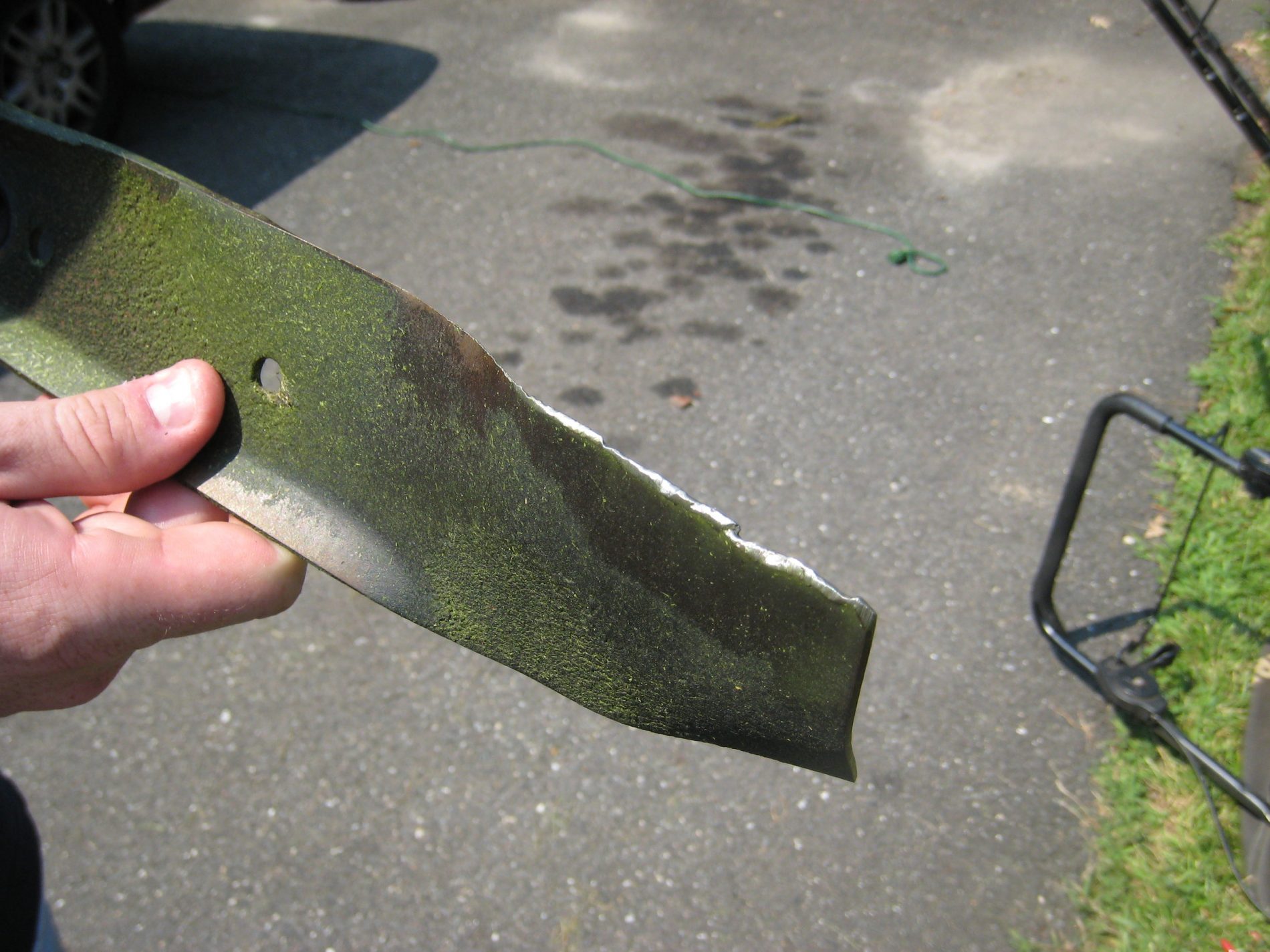 Lawnmower Blade Maintenance Tips for the Tallahassee DoItYourselfer
