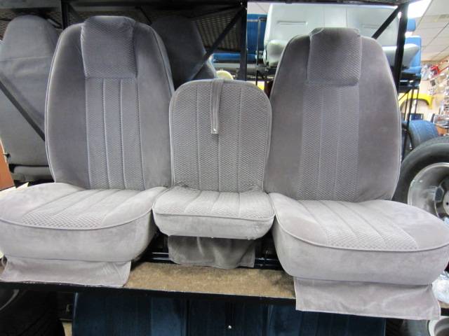 7387 Chevy/GMC Full Size Truck C200 Light Gray Cloth Triway Seat